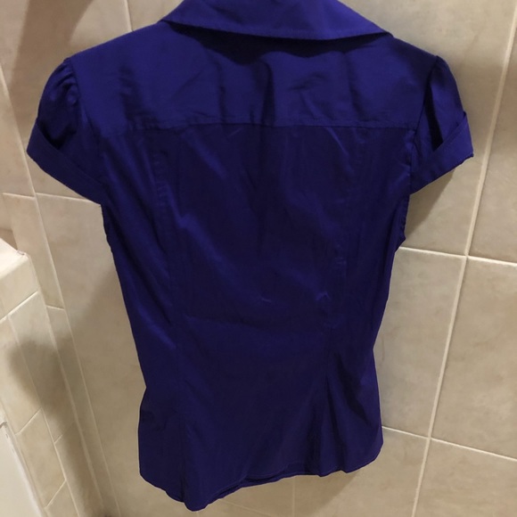 Beautiful Express faux wrap top with cute buttons - Picture 5 of 5